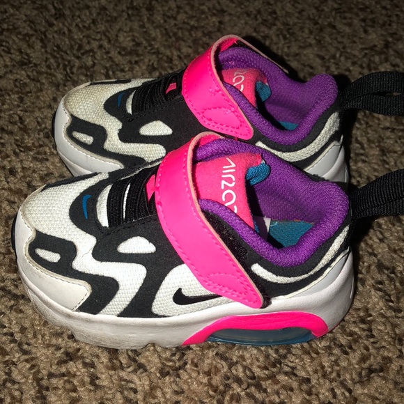 Nike - Picture 3 of 3